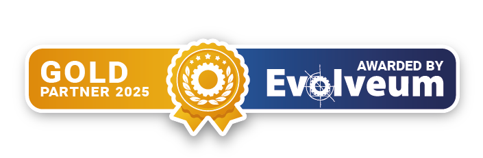 img adesivo de certificado de parceria evolveum junto a logo